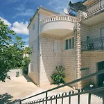 Dante Penzion Trogir
