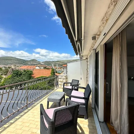 Dante Gostinjska kuća