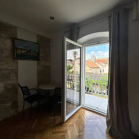 Dante Gostinjska kuća Trogir