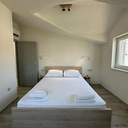 Guest house Dante Trogir
