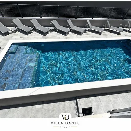 Affittacamere Dante With Swimming Pool 3*