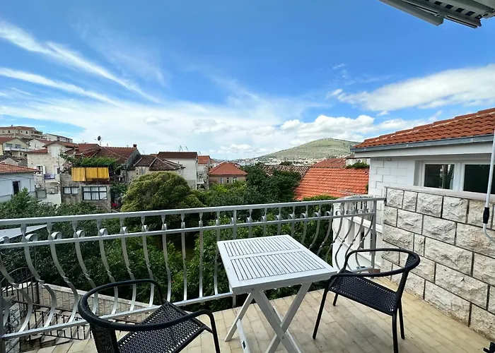 Dante Trogir