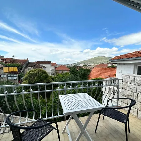 Dante Trogir