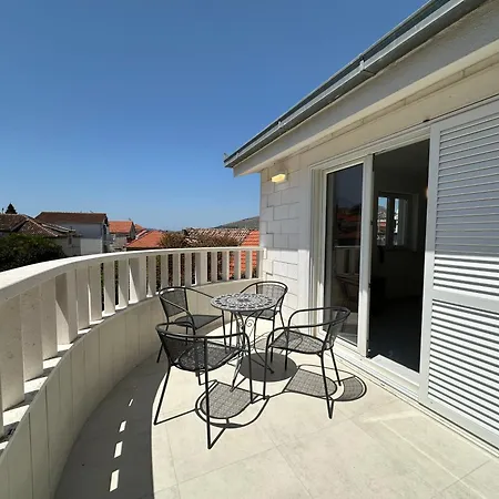 Dante Guest house 3*