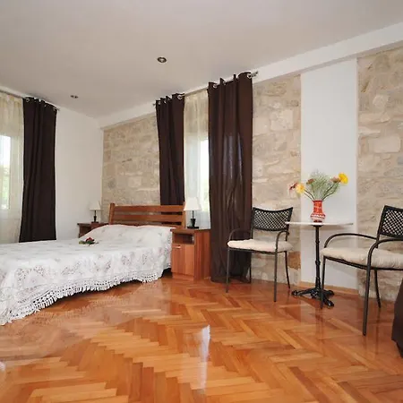 Dante Guest house 3*